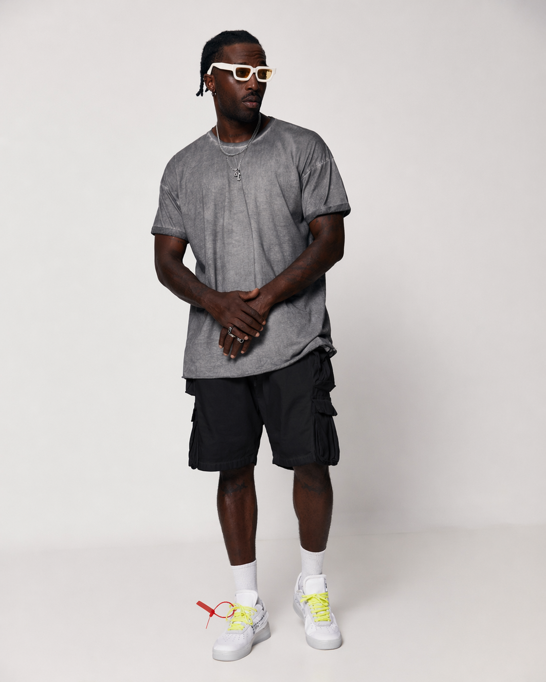 Bermuda Cargo Shorts in black