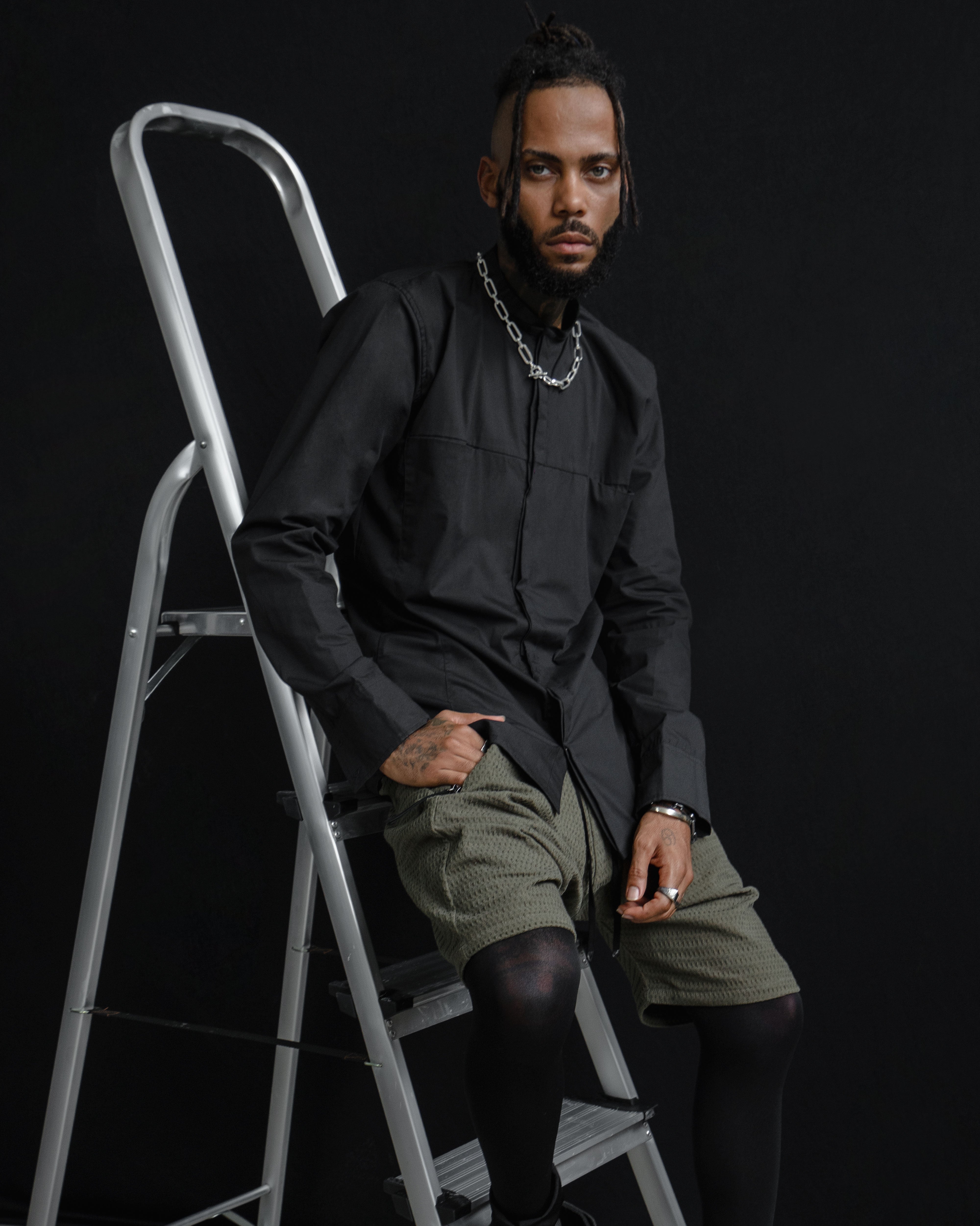 Stretchy cotton button up shirt in black