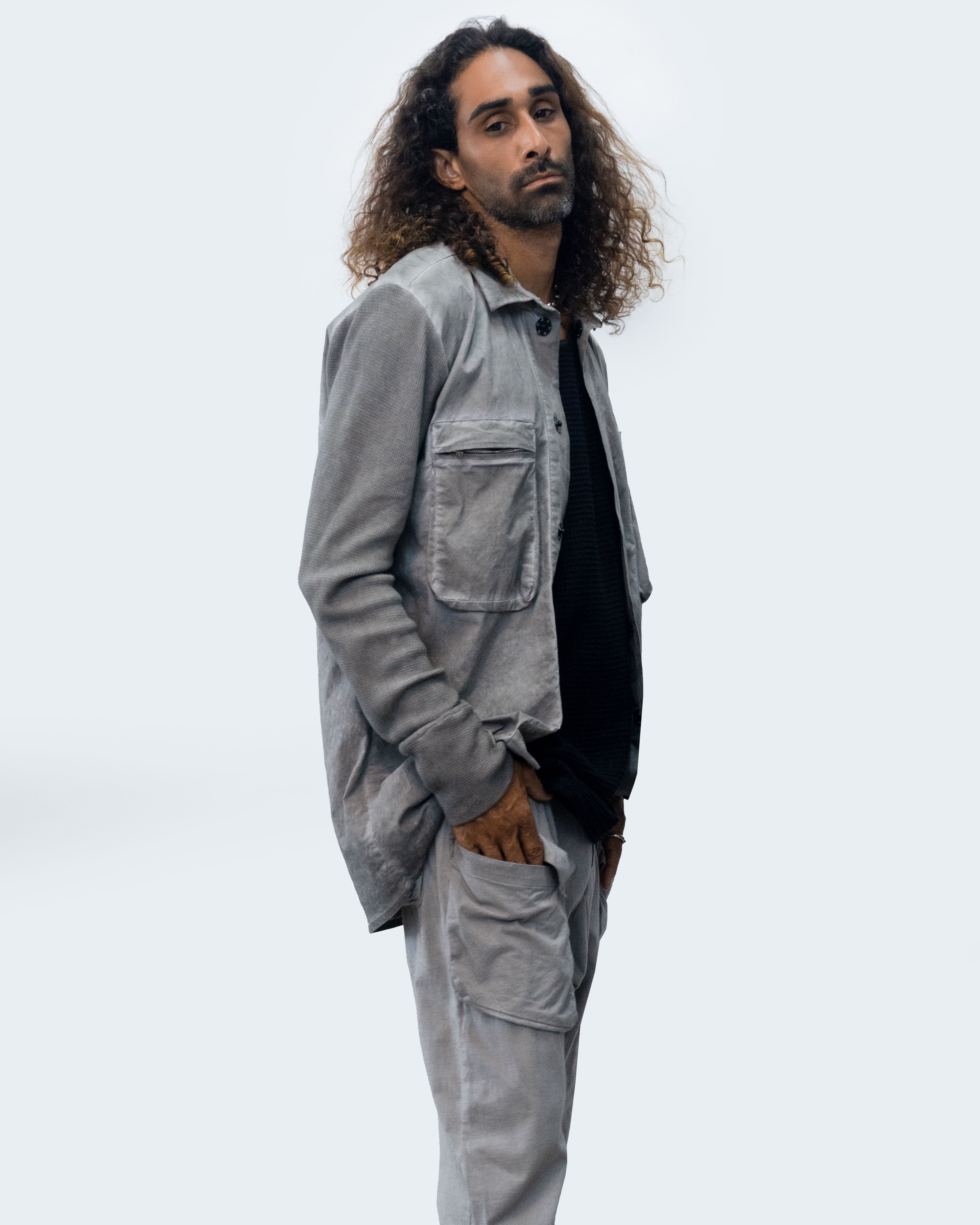 Shirt with front pockets in grey