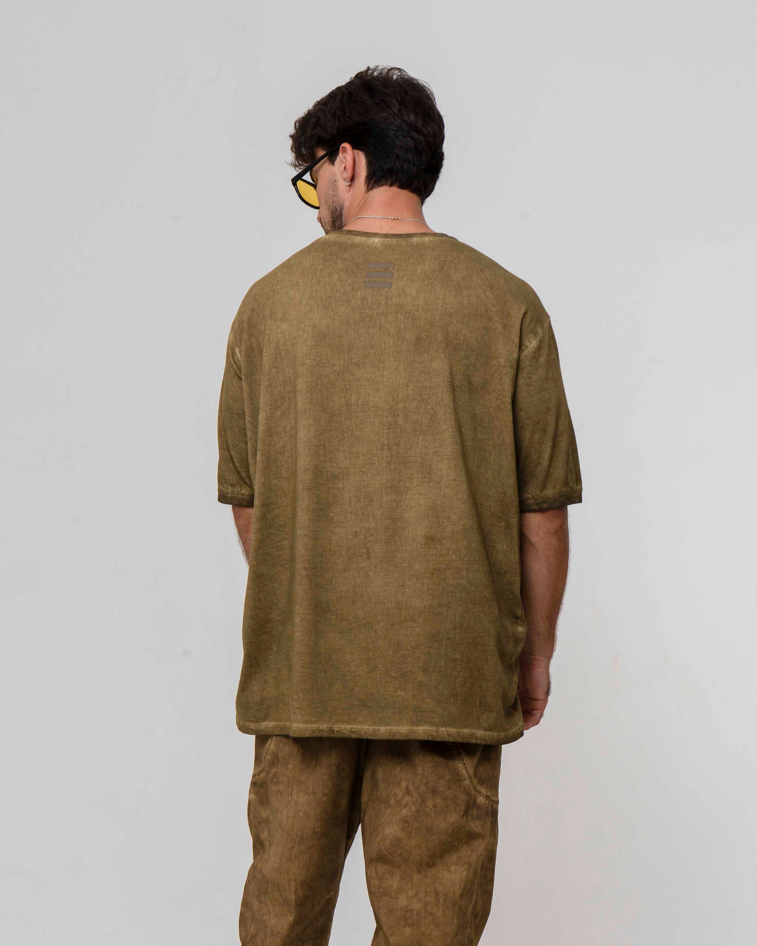 Offset seam T-shirt in sand