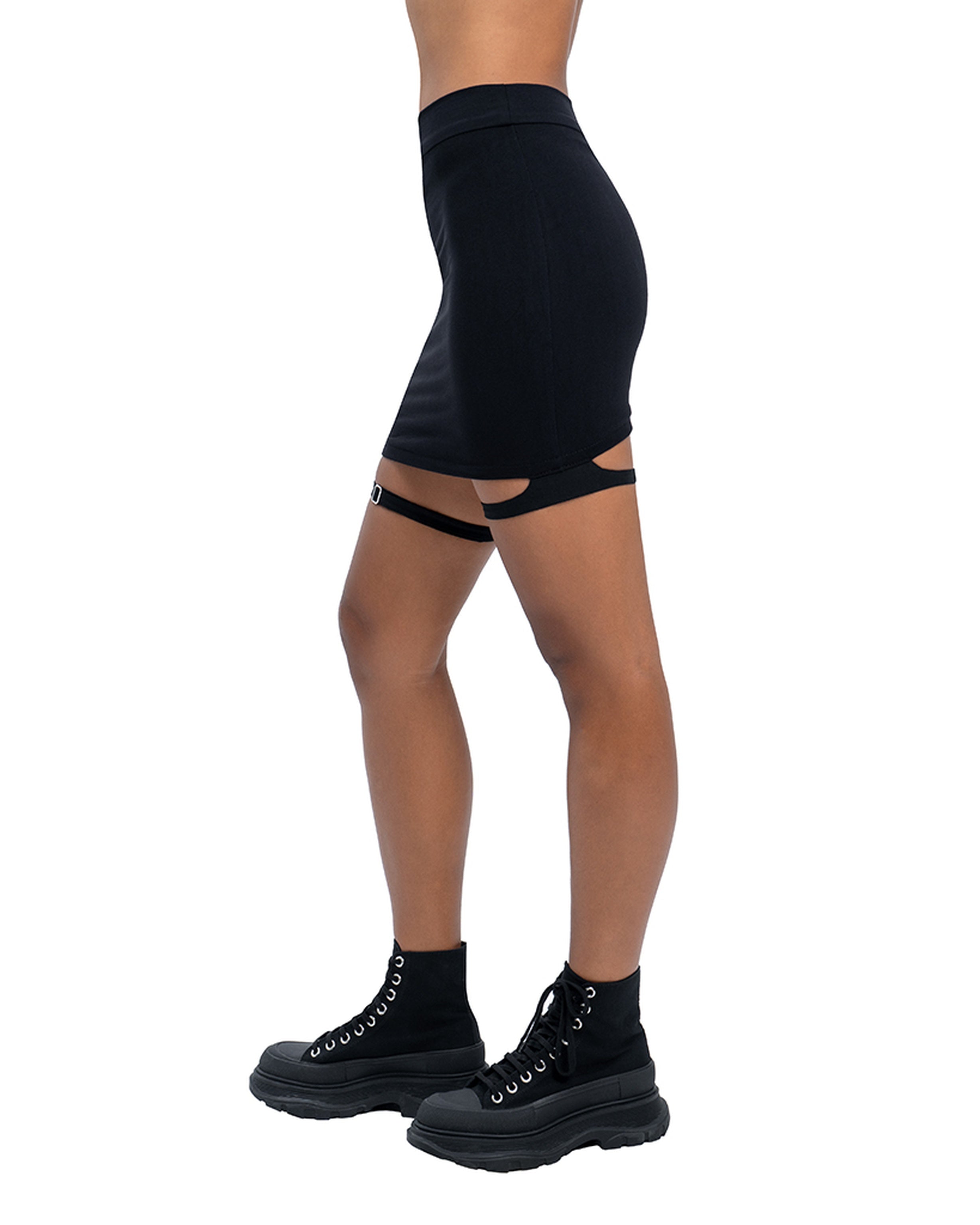 Skirt with straps