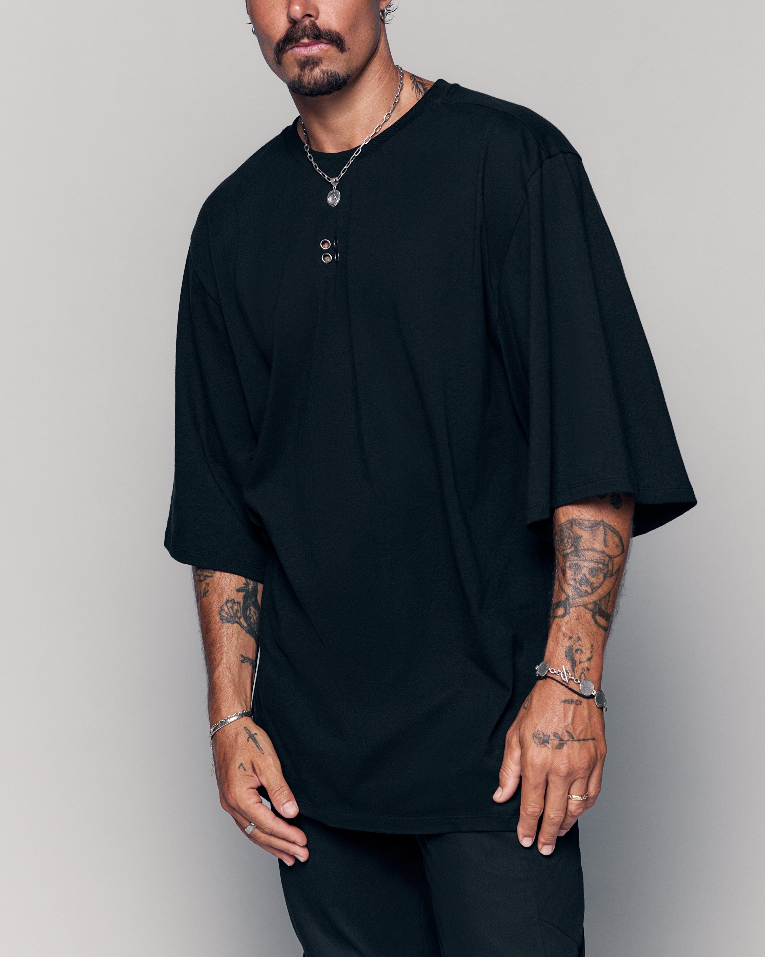 Square t-shirt in black