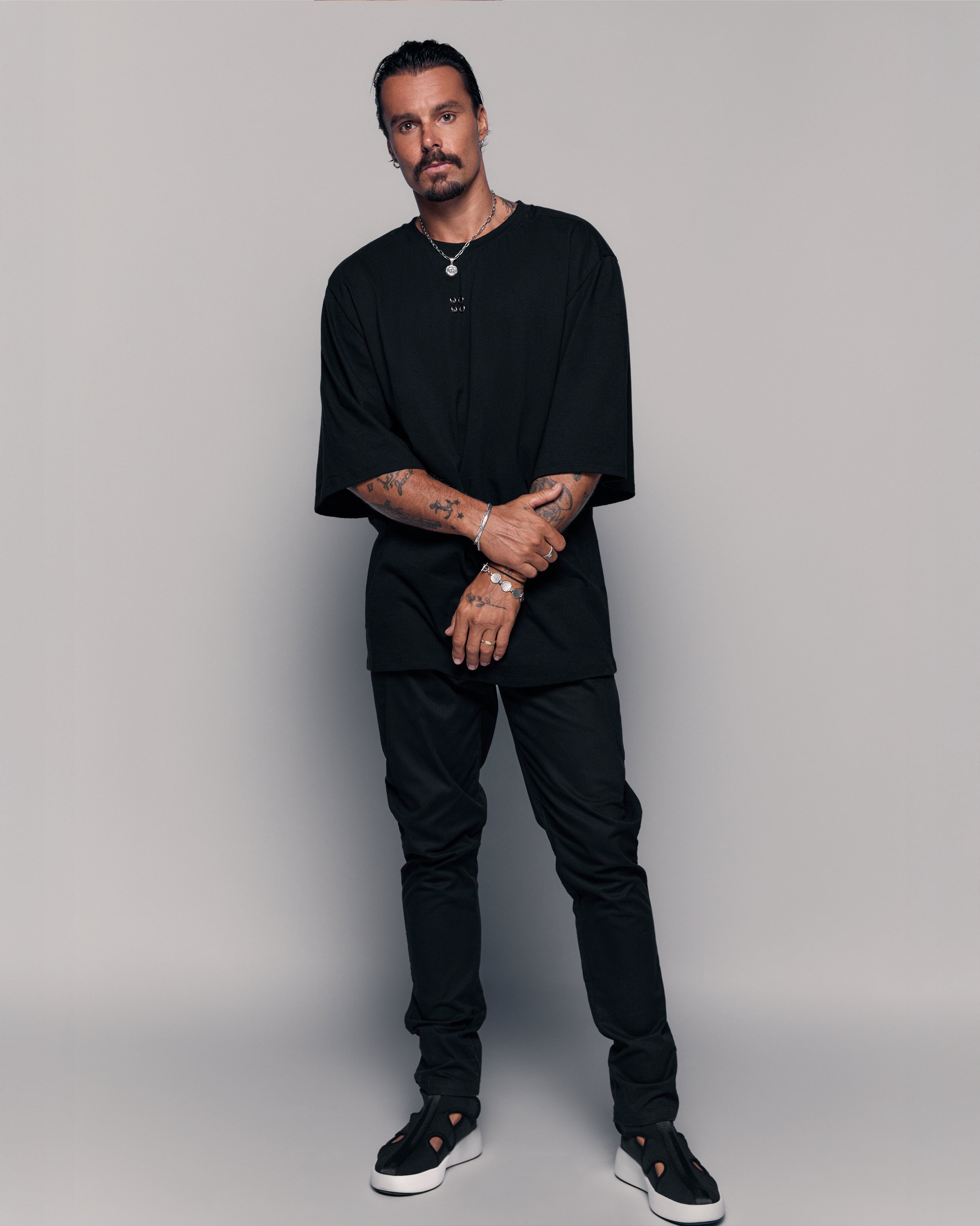 Square t-shirt in black