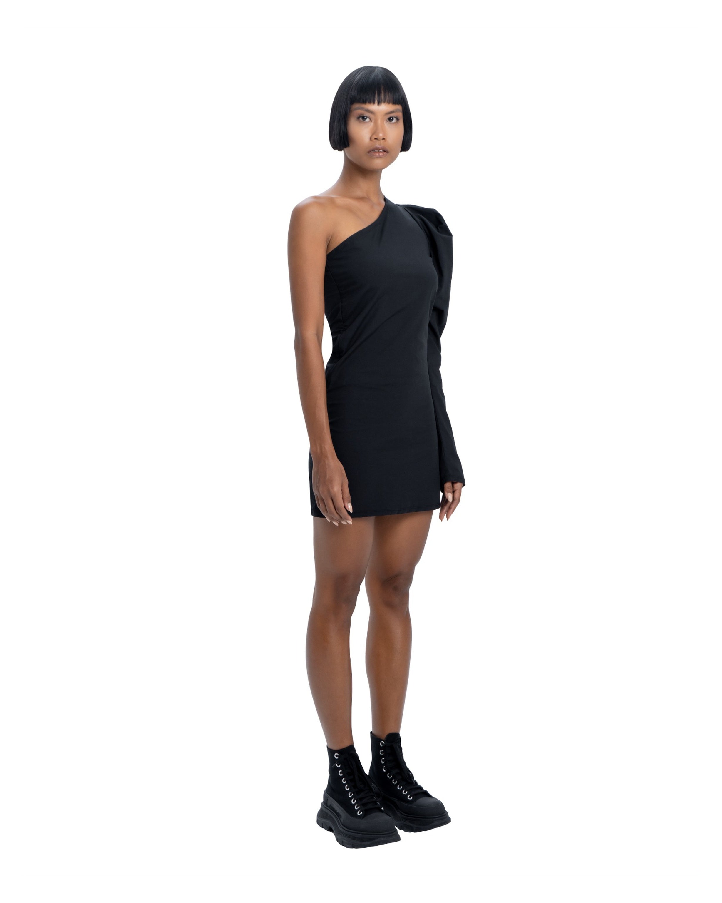 One shoulder dress in black