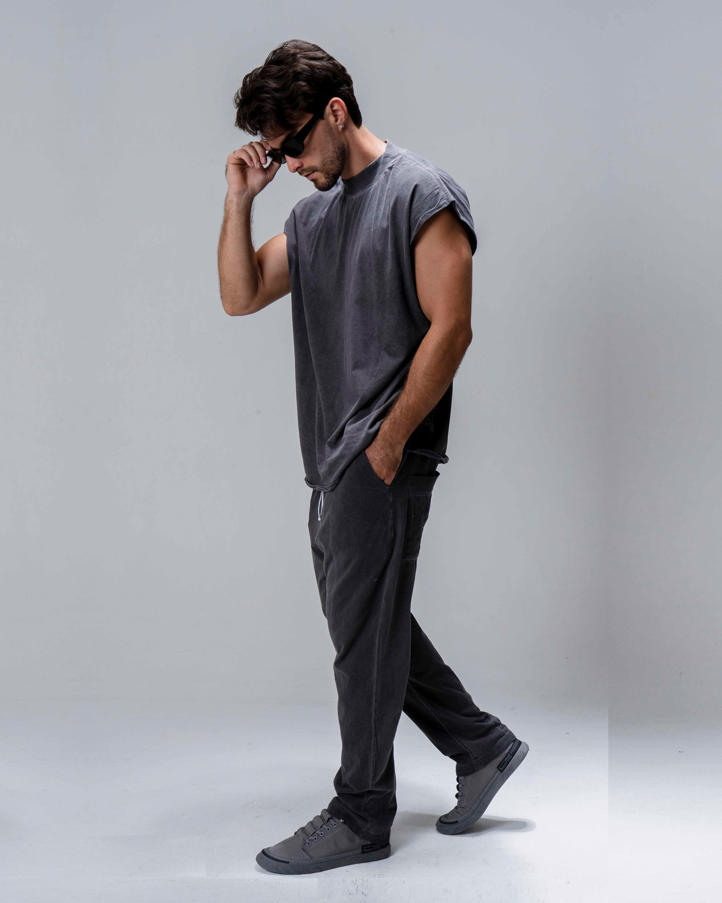 Pants With White Drawstring in Grey