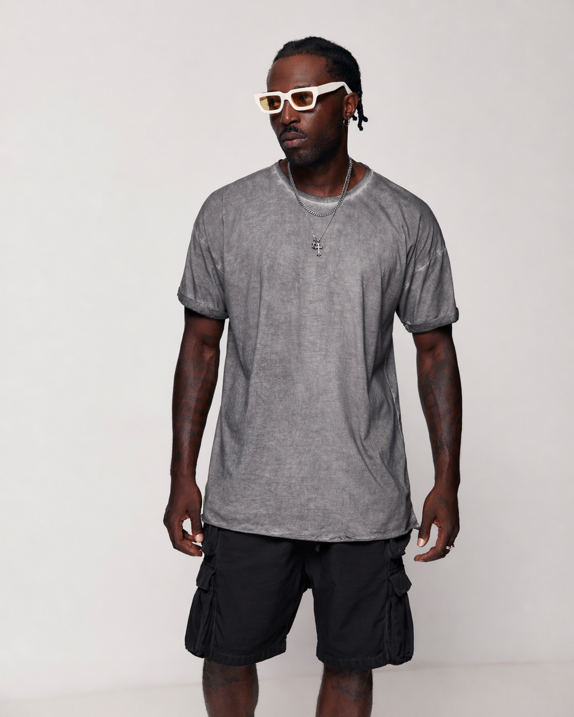 Bermuda Cargo Shorts in black