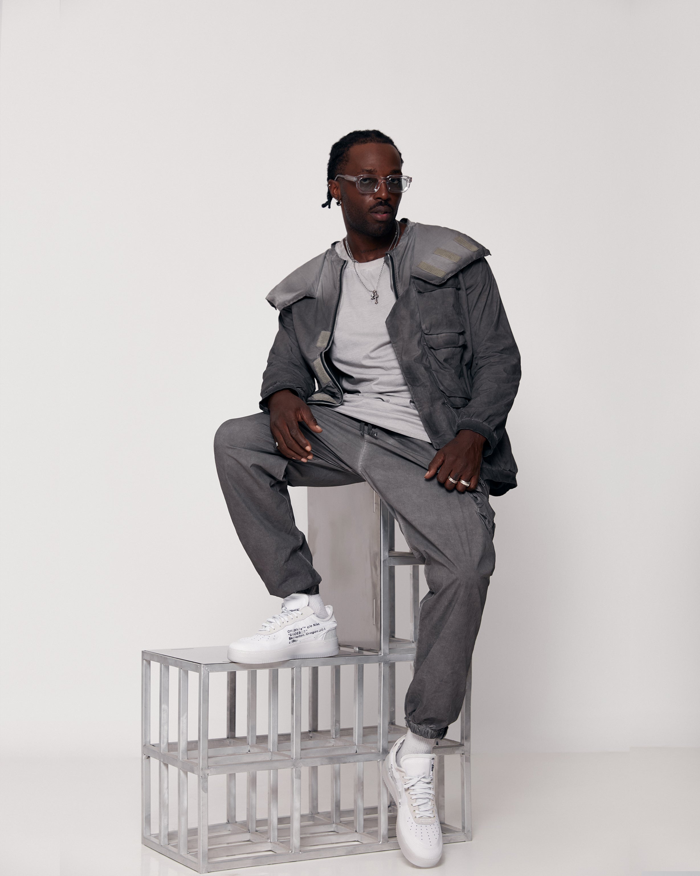 Four Pocket Cargo Pants in grey