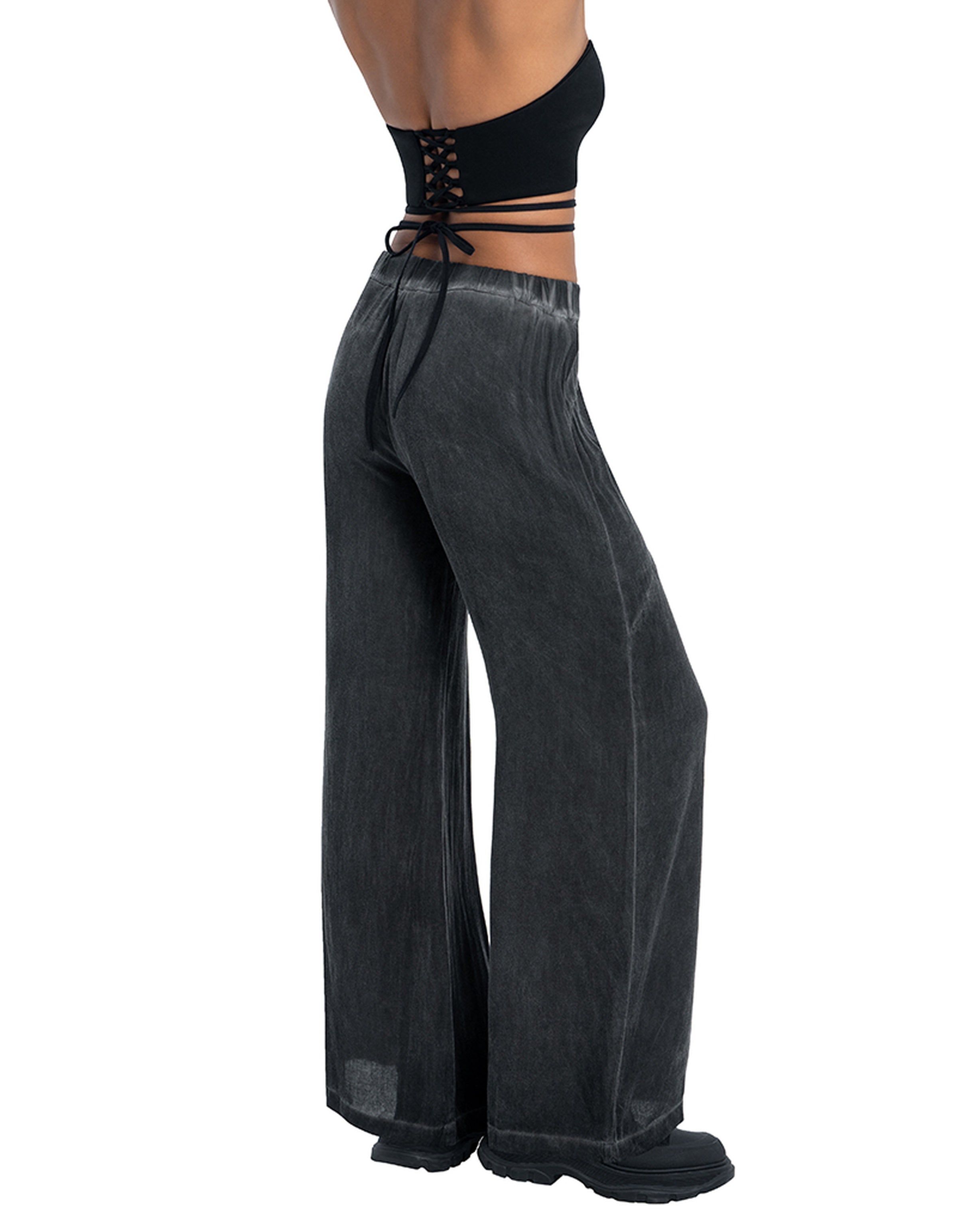 Wide pants in black